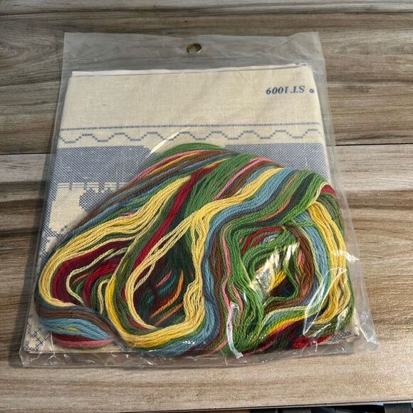 Spinnerin Stitchery Kit Love Isn’t Love Til It’s Given Away Veva Wood Crewel NIP - Picture 5 of 7